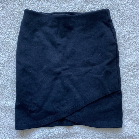 Talula (aritzia) pencil skirt, would fit XS - Picture 1 of 2